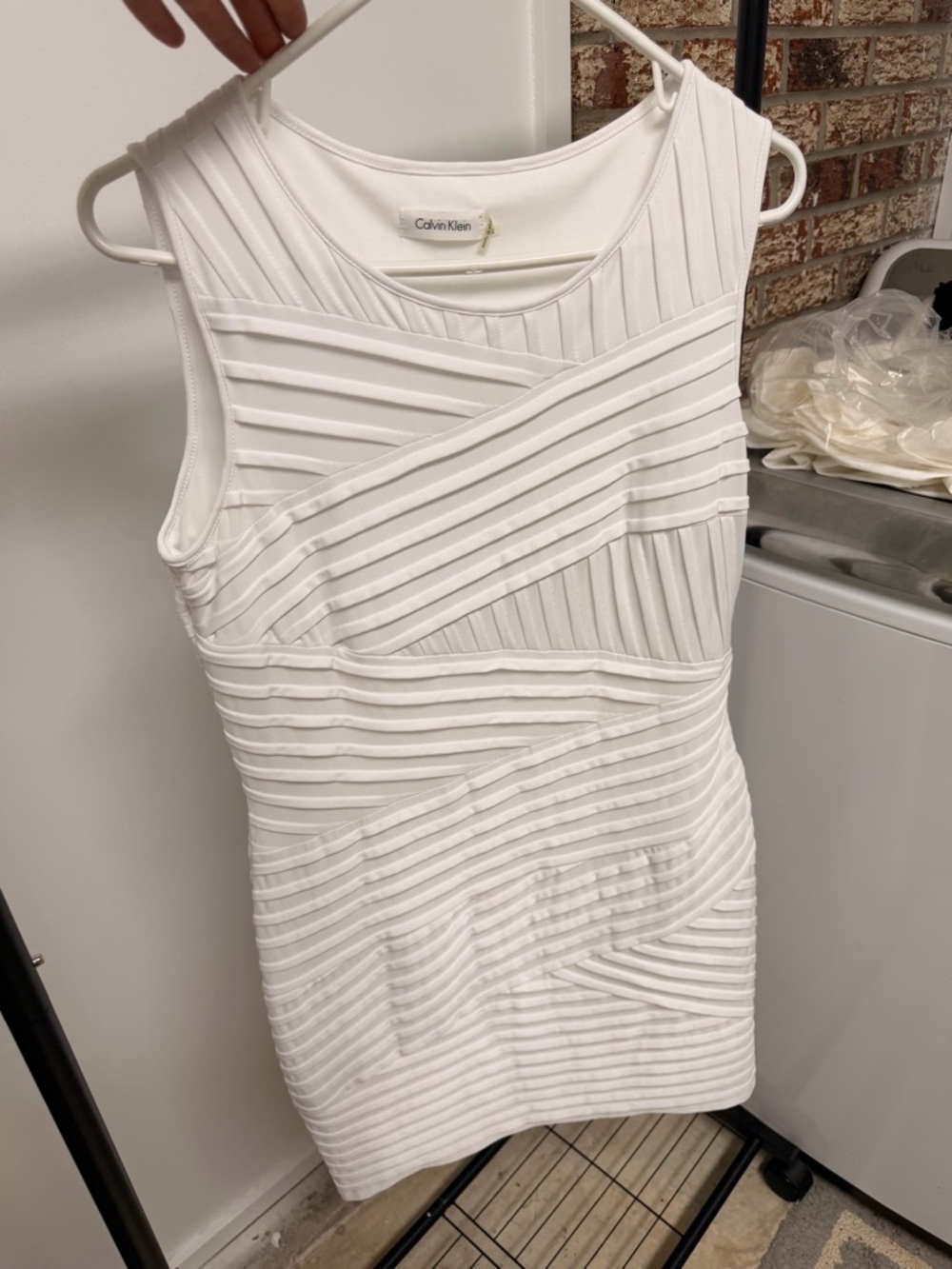 Calvin Klein White Bodycon Sheath Dress Size 12 Textured Sleeveless